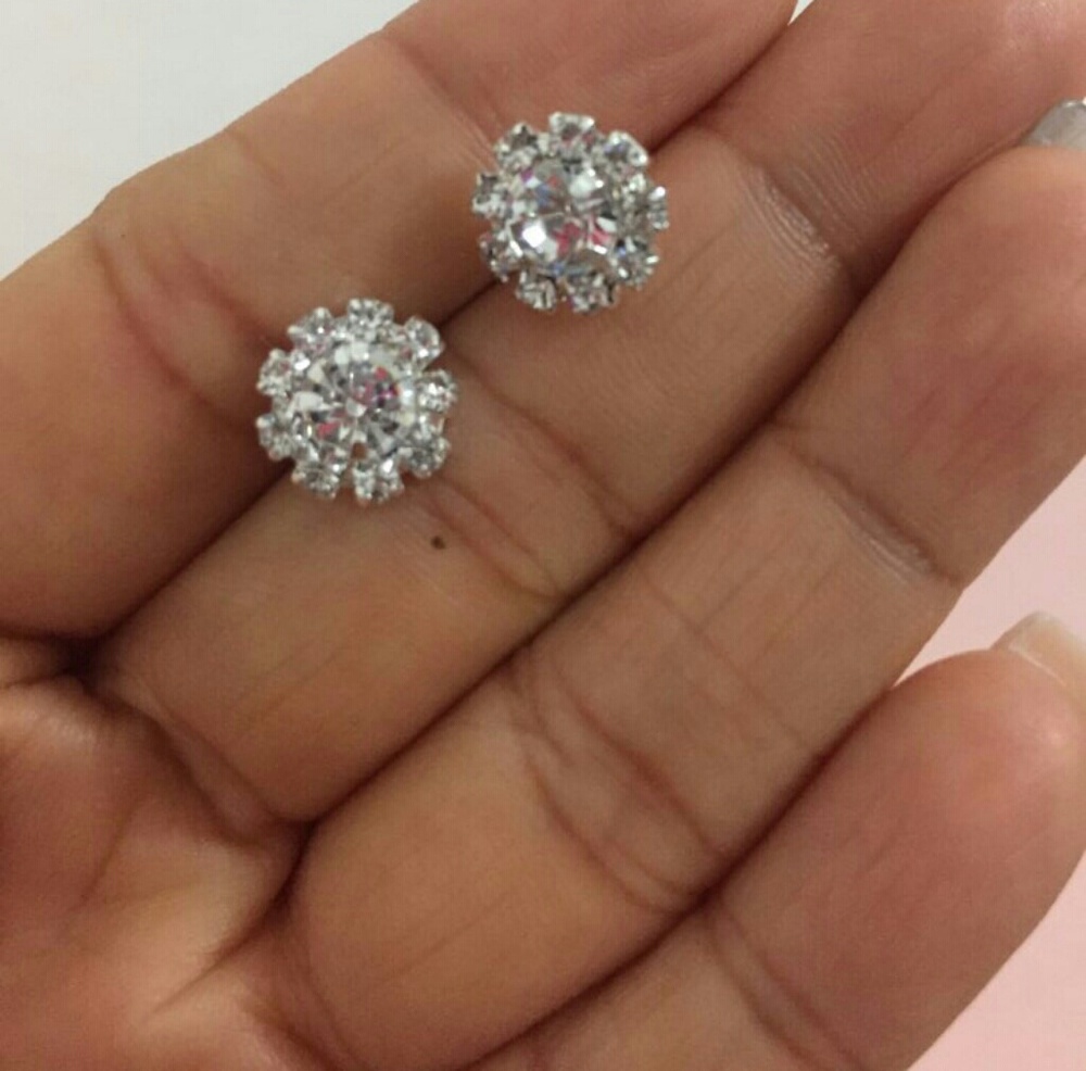 Beautiful Crystal Earrings - Picture 7 of 10